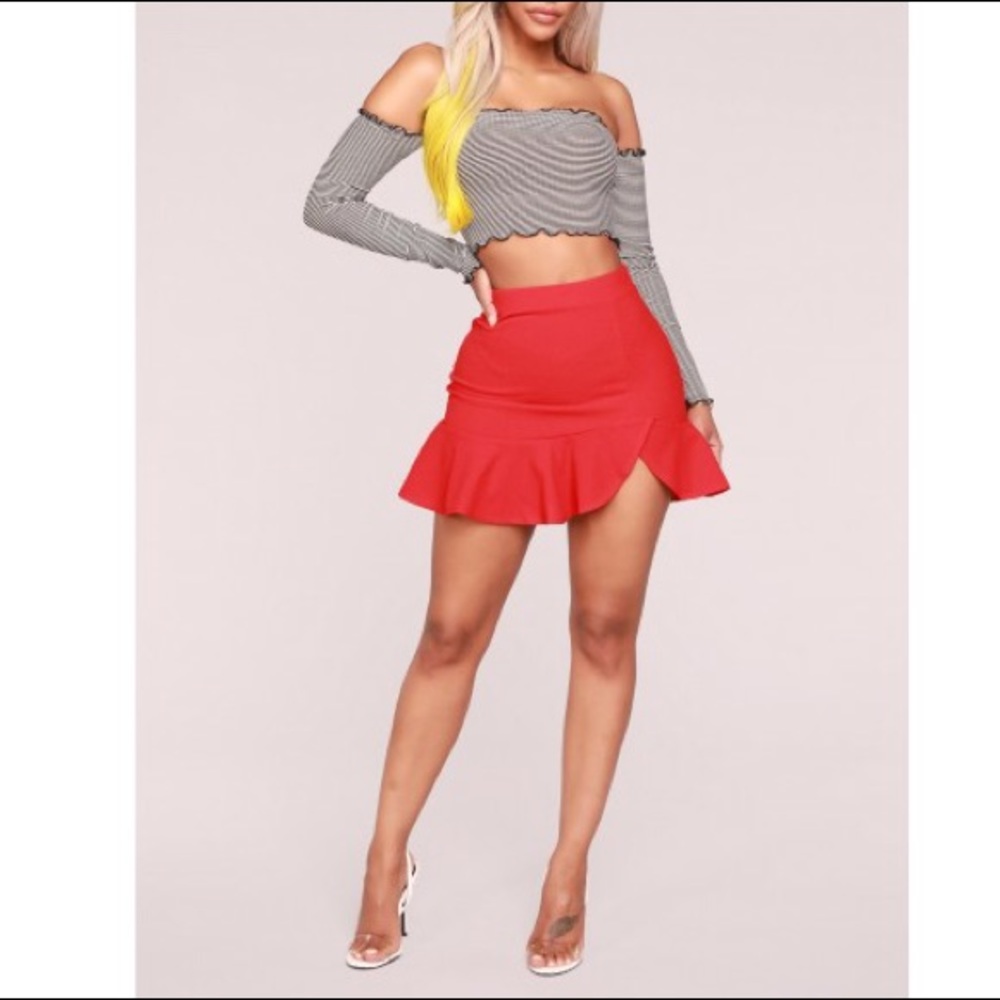 Red ruffle Mini skirt L